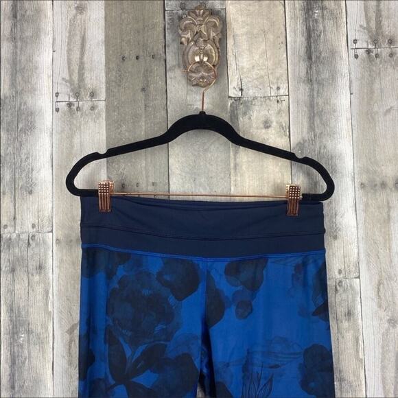 Lululemon Wunder Under Crop Full On Luxtreme Jumbo Inky Floral Size 8 - Picture 4 of 16